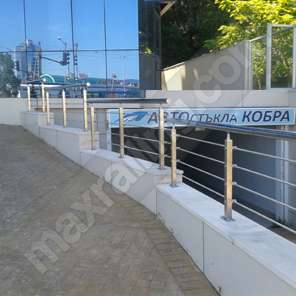 Иноксов парапет